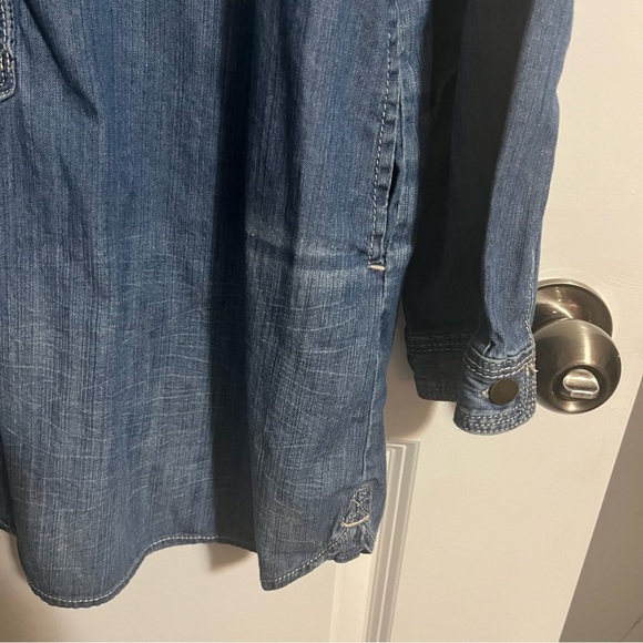 Gap shirt dress. Women’s size M/L
Blue jean - Picture 3 of 10